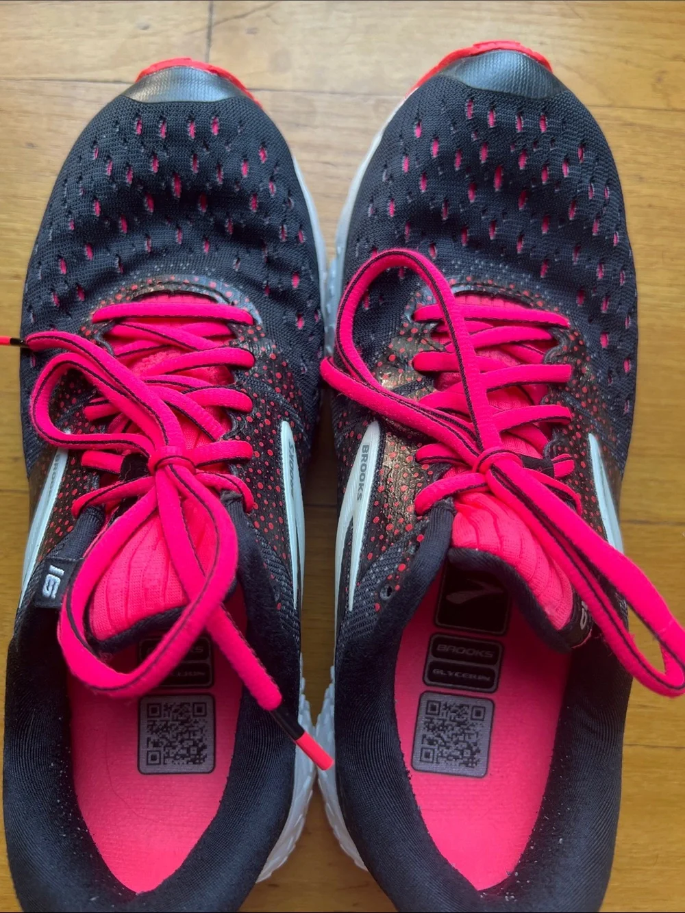 Brooks Women's Black & Pink Glycerin 16 Running Shoes